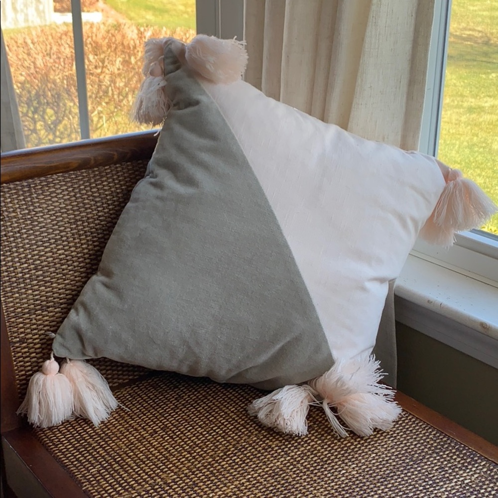 Two tone pillow